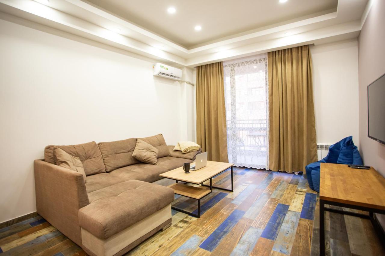 Fantastic Apartments Near Republic Square, Perfect Location, Mystreet Company Erevan Esterno foto