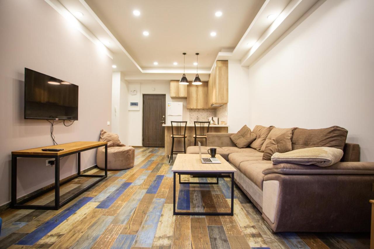 Fantastic Apartments Near Republic Square, Perfect Location, Mystreet Company Erevan Esterno foto