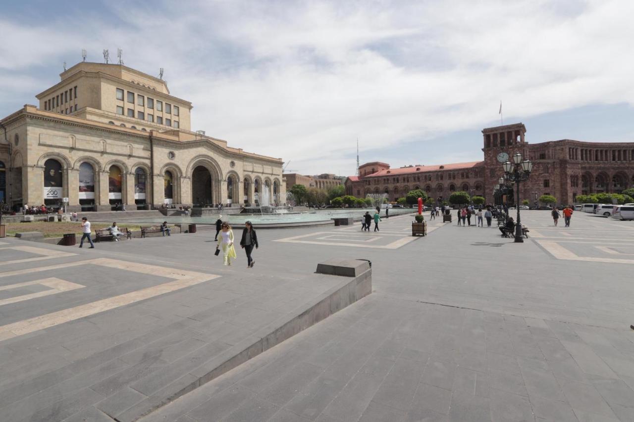Fantastic Apartments Near Republic Square, Perfect Location, Mystreet Company Erevan Esterno foto