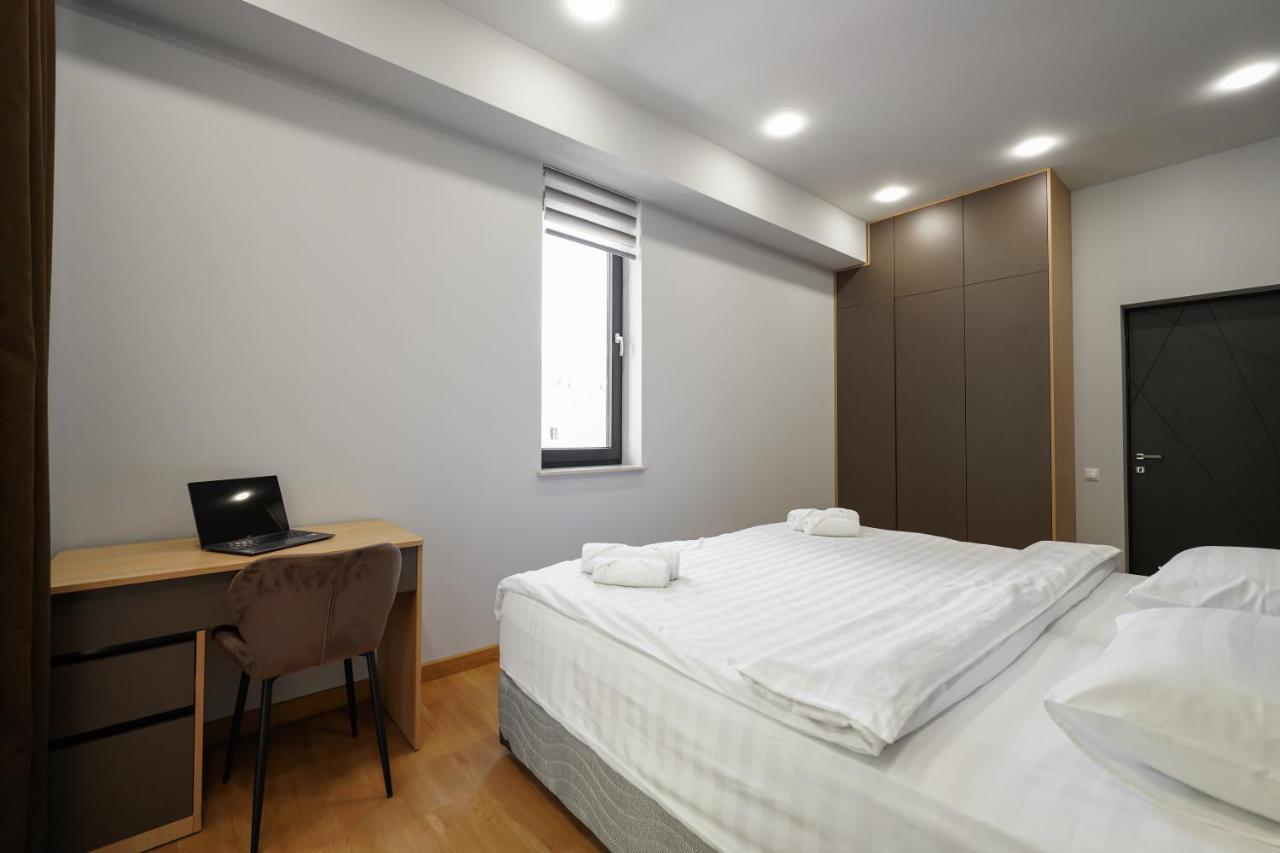 Fantastic Apartments Near Republic Square, Perfect Location, Mystreet Company Erevan Esterno foto
