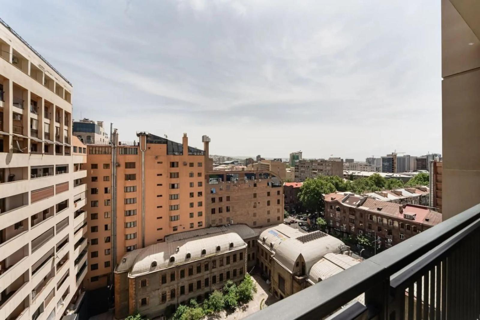 Fantastic Apartments Near Republic Square, Perfect Location, Mystreet Company Erevan Esterno foto