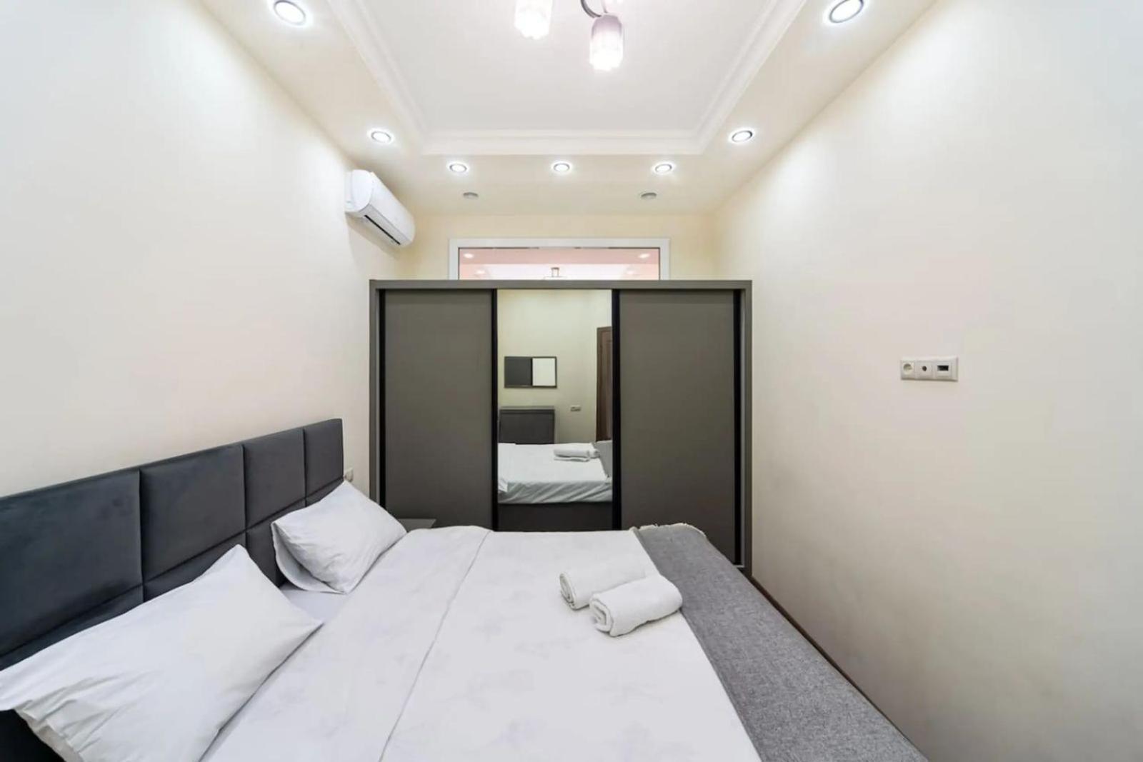 Fantastic Apartments Near Republic Square, Perfect Location, Mystreet Company Erevan Esterno foto