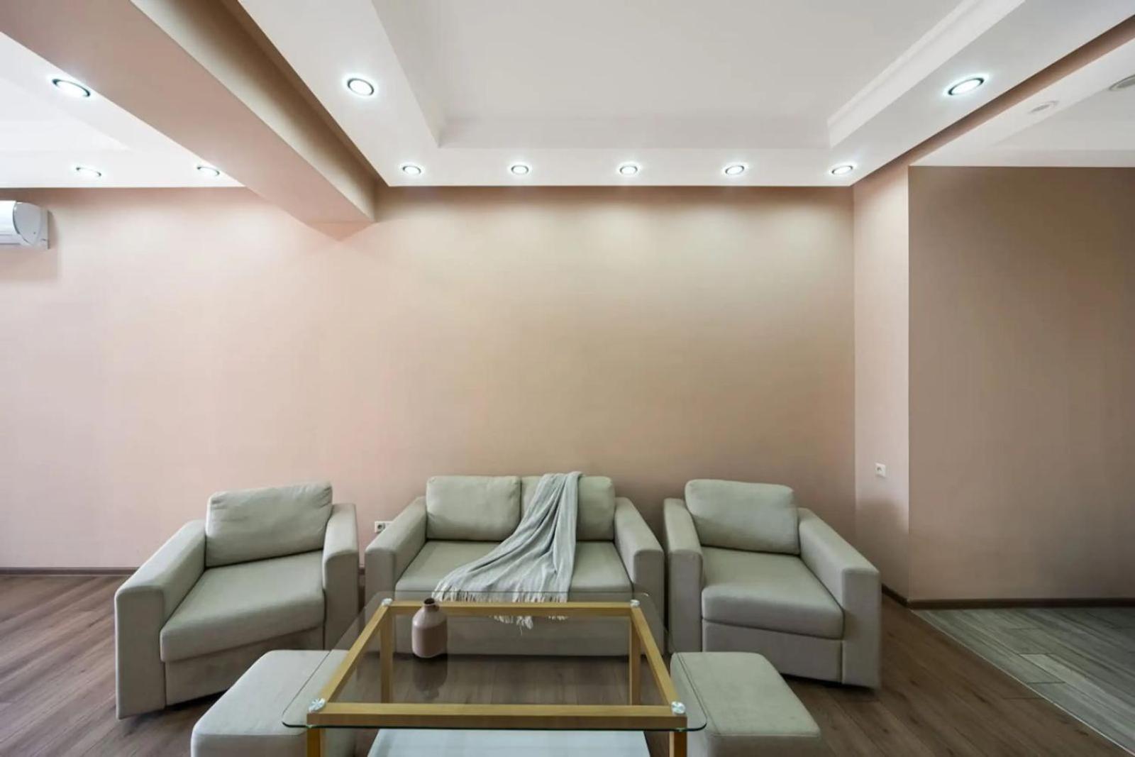Fantastic Apartments Near Republic Square, Perfect Location, Mystreet Company Erevan Esterno foto