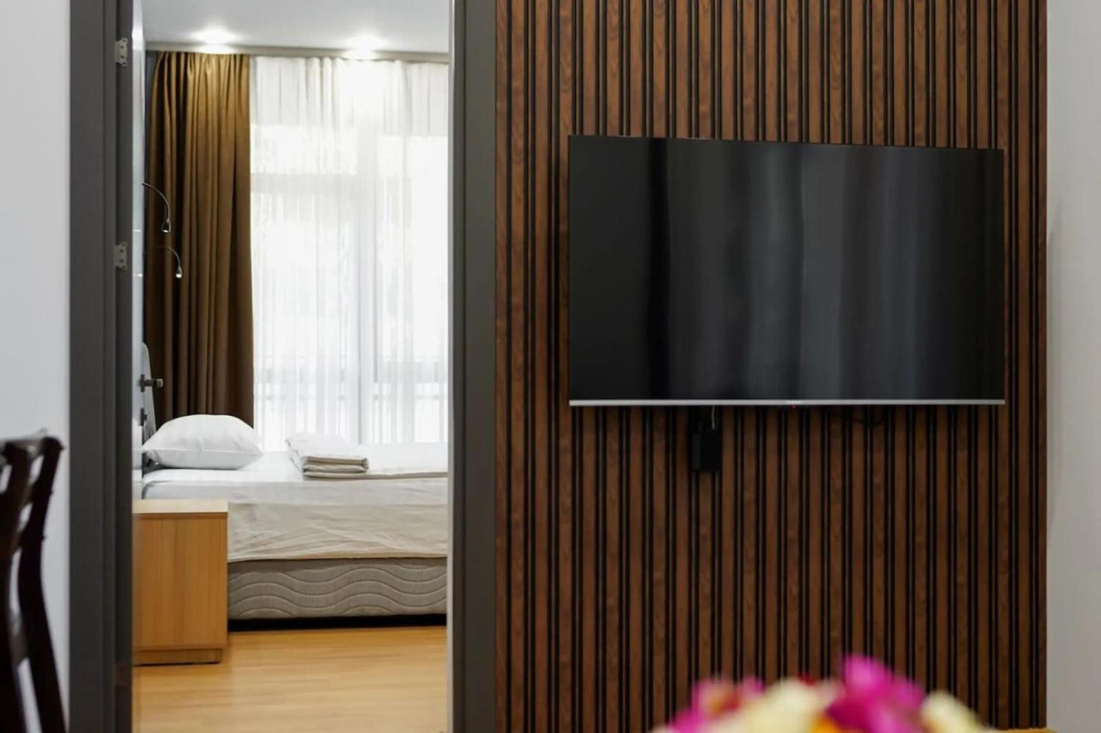 Fantastic Apartments Near Republic Square, Perfect Location, Mystreet Company Erevan Esterno foto