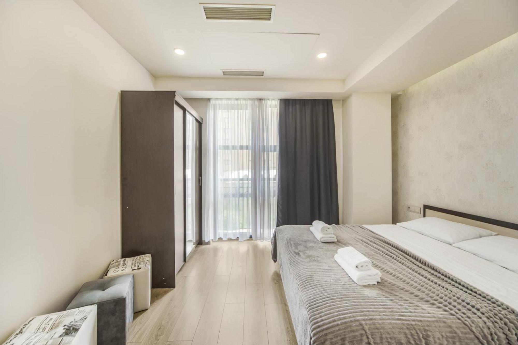 Fantastic Apartments Near Republic Square, Perfect Location, Mystreet Company Erevan Esterno foto