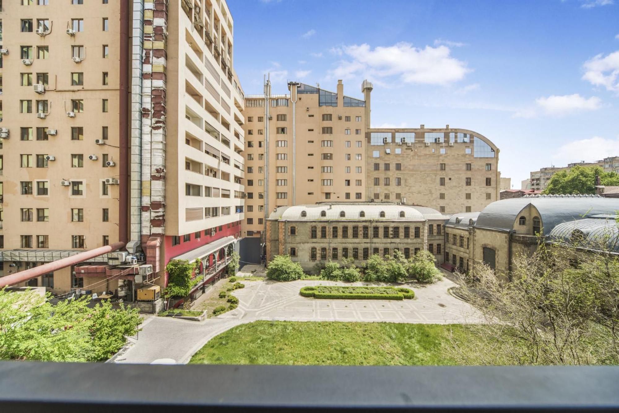 Fantastic Apartments Near Republic Square, Perfect Location, Mystreet Company Erevan Esterno foto